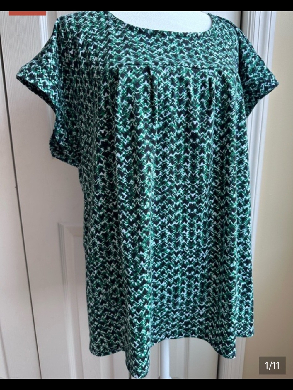 Roz & Ali Green Patterned Flutter Sleeve Blouse